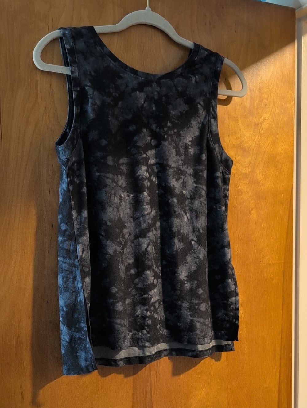 Old Navy Active Black Tie-Dye Sleeveless Tank
